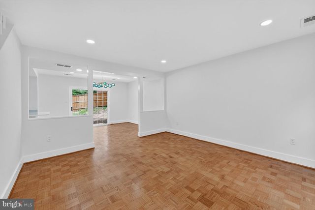 11523 VALE RD, Oakton, VA 22124