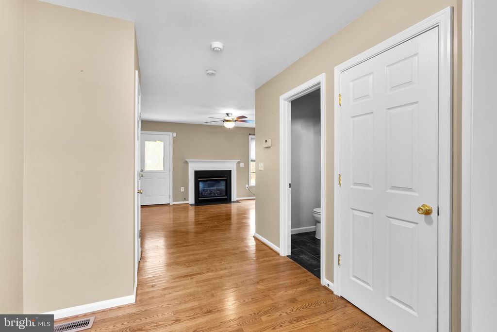 Image 15 of property listing at 2883 PORTOBELLO CT, Waldorf, MD 20603