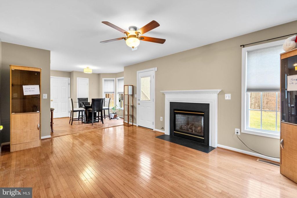 Image 6 of property listing at 2883 PORTOBELLO CT, Waldorf, MD 20603