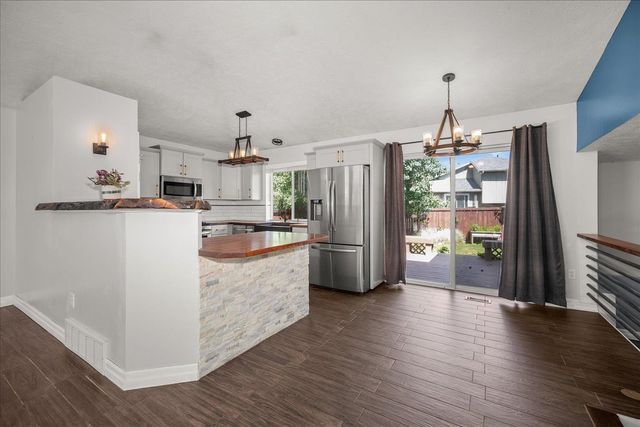 2022 N Rio Grande Ln, Spokane Valley, WA 99016