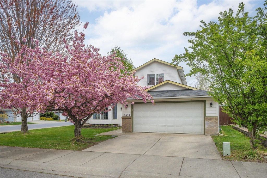 2022 N Rio Grande Ln, Spokane Valley, WA 99016