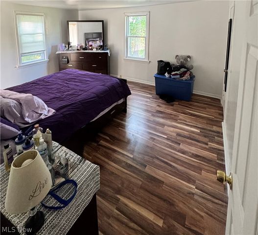 5696 Columbia Drive, Bedford Heights, OH 44146