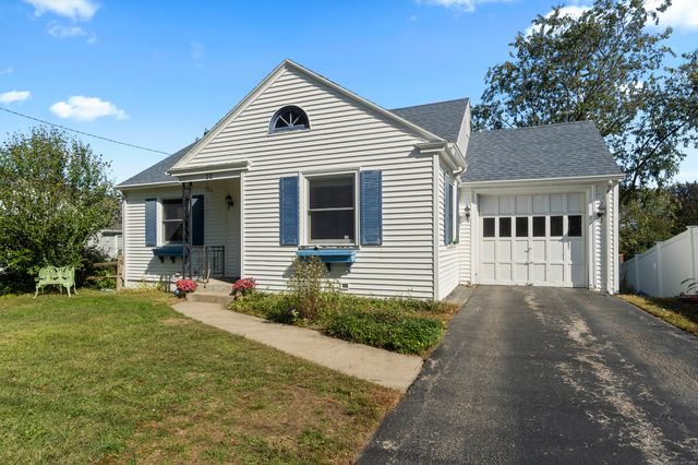 22 Mayflower Avenue, Stonington, CT 06379