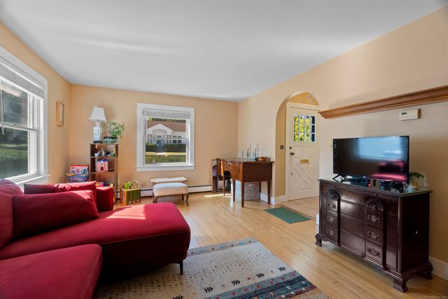 22 Mayflower Avenue, Stonington, CT 06379