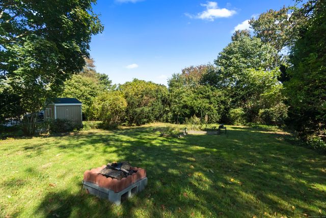 22 Mayflower Avenue, Stonington, CT 06379