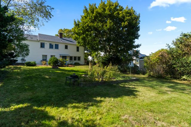 22 Mayflower Avenue, Stonington, CT 06379