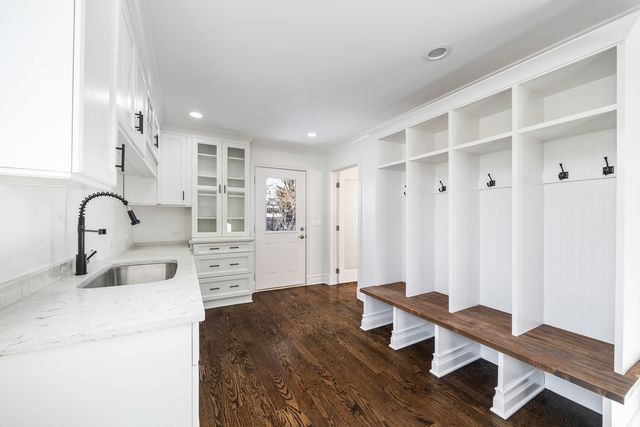 711 S 4th Avenue, Libertyville, IL 60048