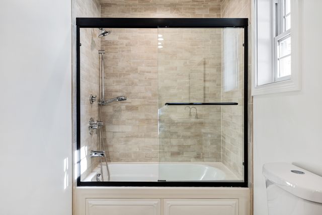 711 S 4th Avenue, Libertyville, IL 60048