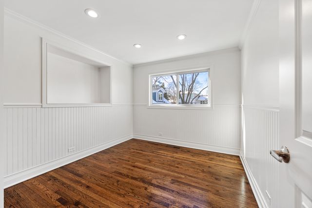 711 S 4th Avenue, Libertyville, IL 60048