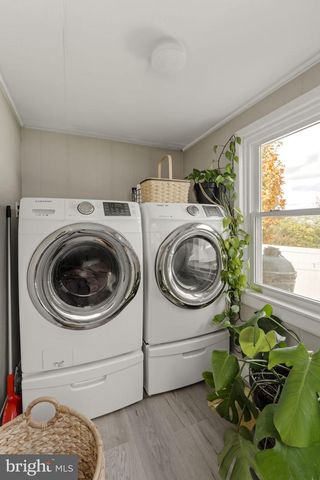 98 LANCASTER AVE, Strasburg, PA 17579