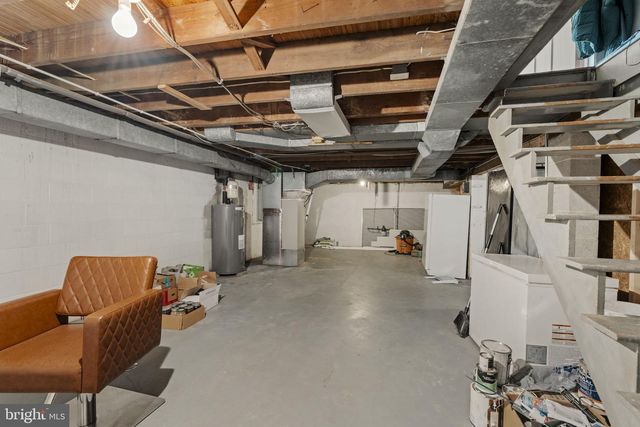 98 LANCASTER AVE, Strasburg, PA 17579