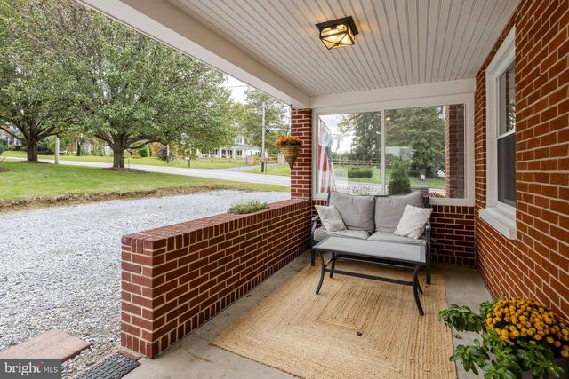 98 LANCASTER AVE, Strasburg, PA 17579