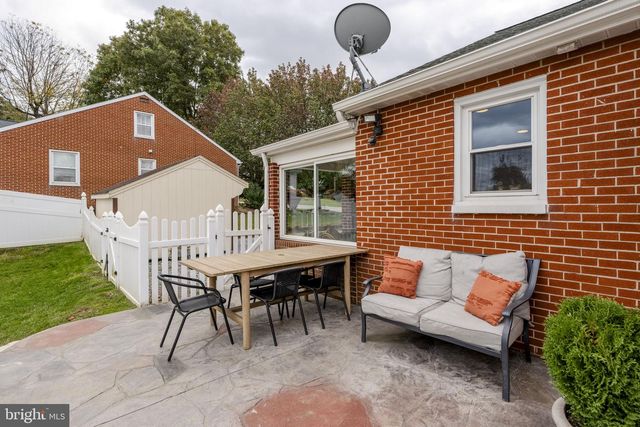 98 LANCASTER AVE, Strasburg, PA 17579