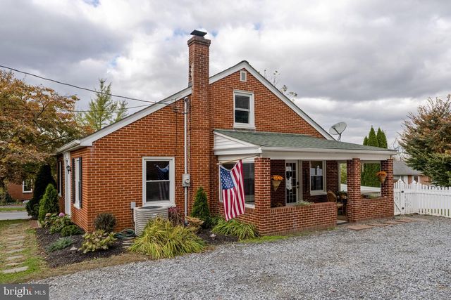 98 LANCASTER AVE, Strasburg, PA 17579