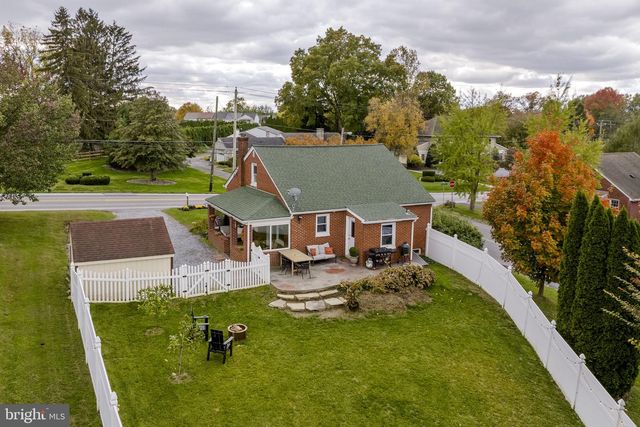 98 LANCASTER AVE, Strasburg, PA 17579