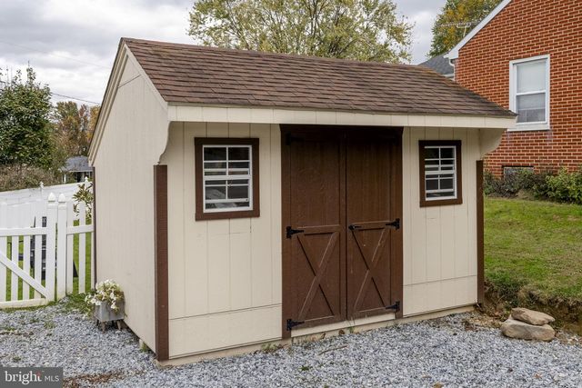 98 LANCASTER AVE, Strasburg, PA 17579