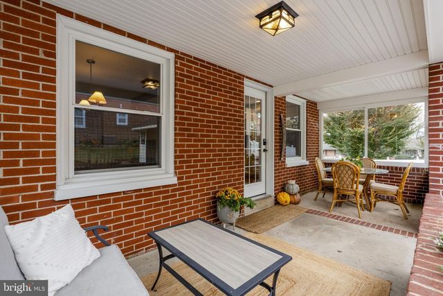 98 LANCASTER AVE, Strasburg, PA 17579