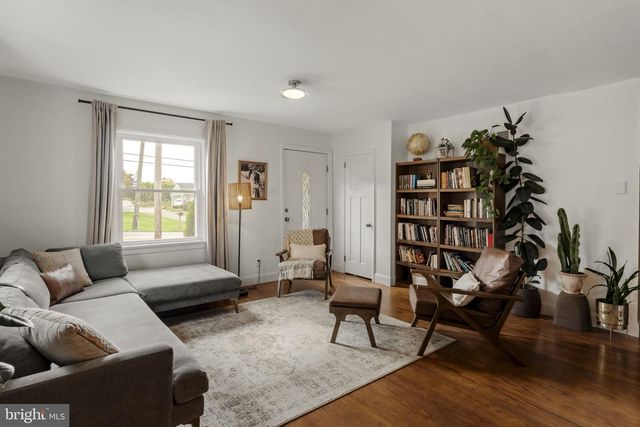 98 LANCASTER AVE, Strasburg, PA 17579