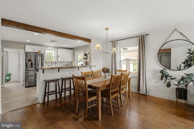 98 LANCASTER AVE, Strasburg, PA 17579