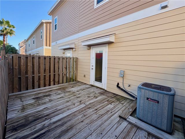 1813 S 11th St 103, Port Aransas, TX 78373