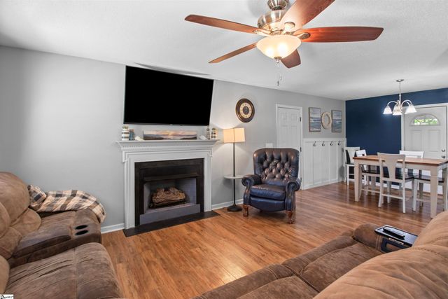 106 Farmgate Road, Pickens, SC 29671