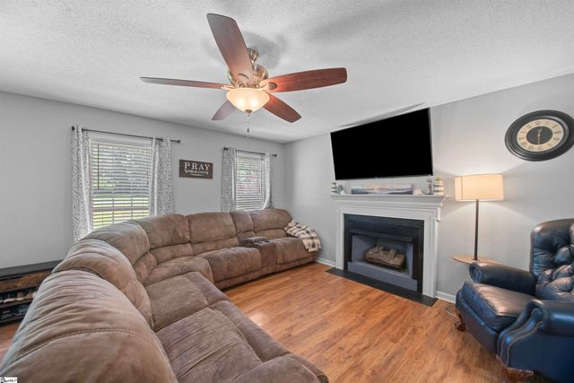 106 Farmgate Road, Pickens, SC 29671