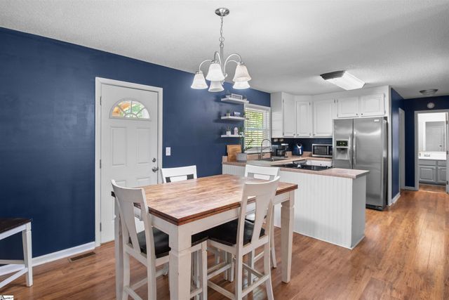 106 Farmgate Road, Pickens, SC 29671