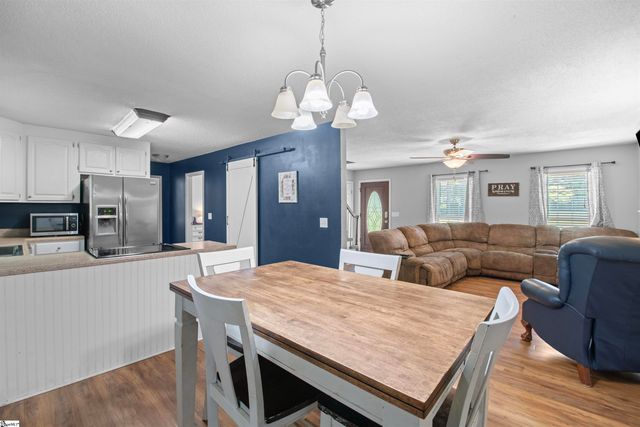 106 Farmgate Road, Pickens, SC 29671