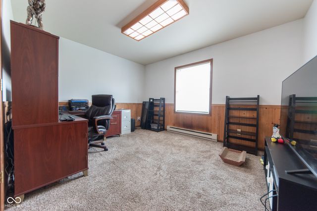 2462 W Southwind Court, Columbus, IN 47201