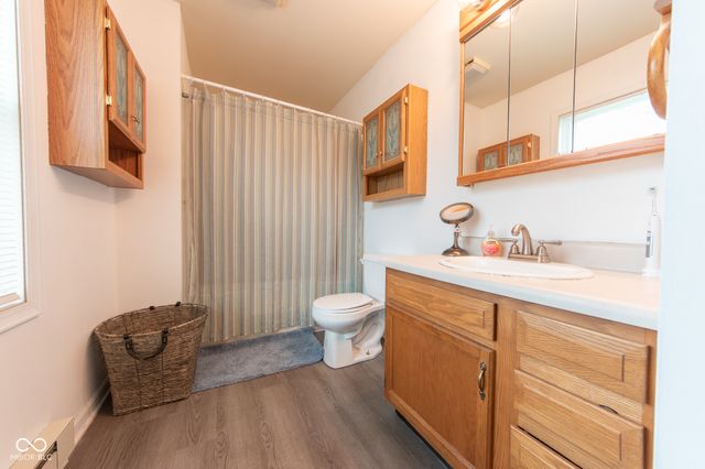 2462 W Southwind Court, Columbus, IN 47201