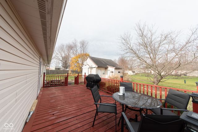 2462 W Southwind Court, Columbus, IN 47201