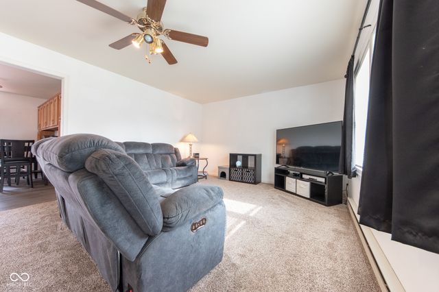 2462 W Southwind Court, Columbus, IN 47201