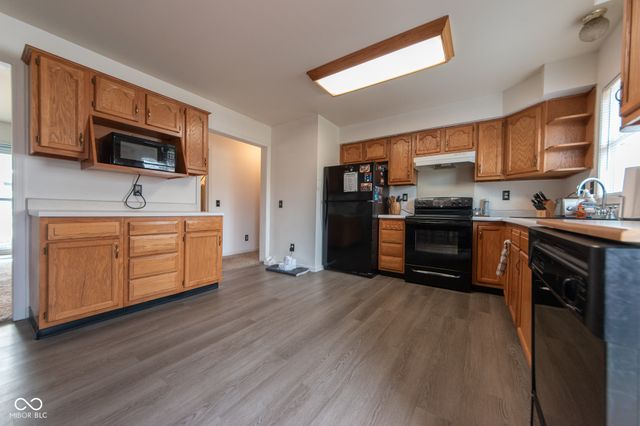 2462 W Southwind Court, Columbus, IN 47201