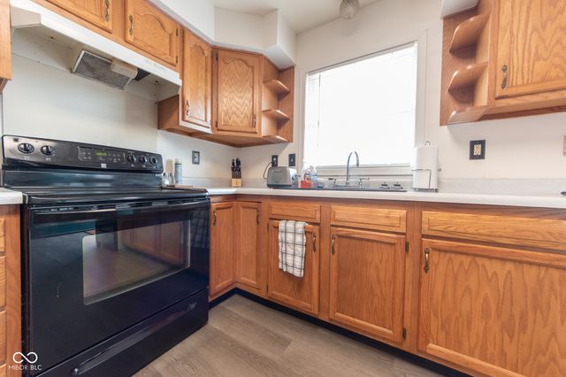 2462 W Southwind Court, Columbus, IN 47201