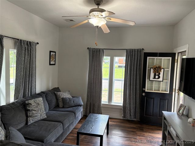 1011 N 2nd, Durant, OK 74701