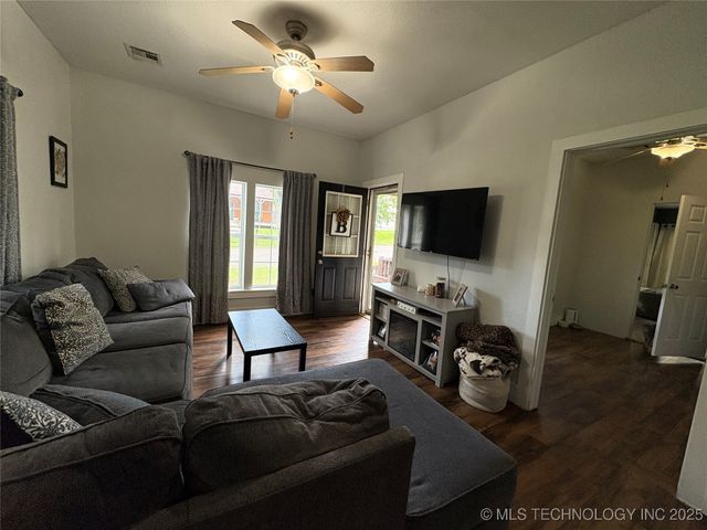 1011 N 2nd, Durant, OK 74701