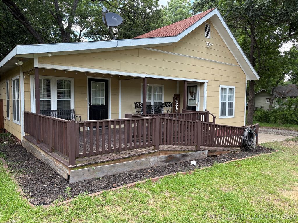1011 N 2nd, Durant, OK 74701