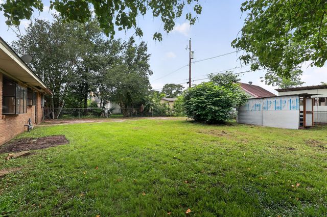 813 Dunham Drive, Houston, TX 77076