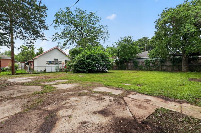813 Dunham Drive, Houston, TX 77076