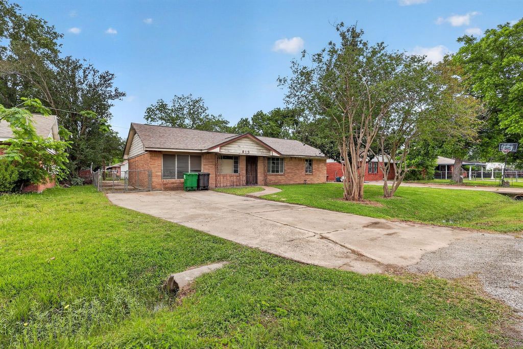 813 Dunham Drive, Houston, TX 77076