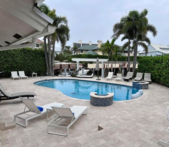3001 Jasmine Court, Delray Beach, FL 33483