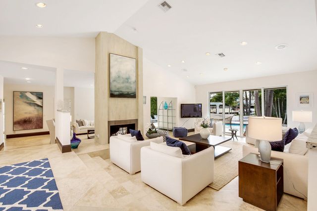 3001 Jasmine Court, Delray Beach, FL 33483