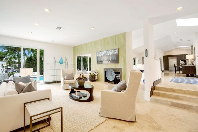 3001 Jasmine Court, Delray Beach, FL 33483