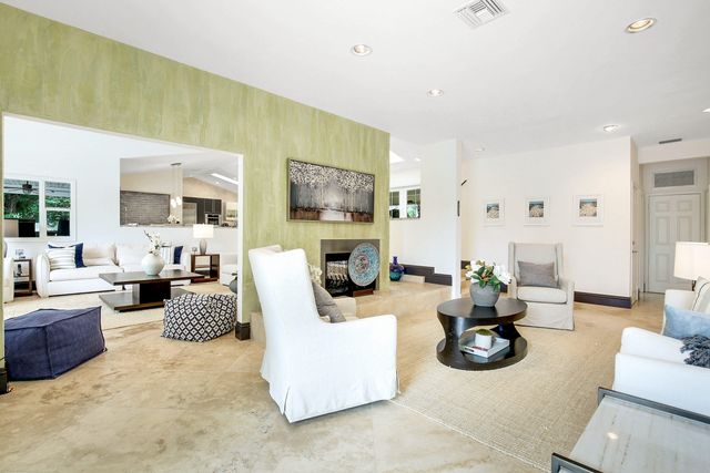 3001 Jasmine Court, Delray Beach, FL 33483