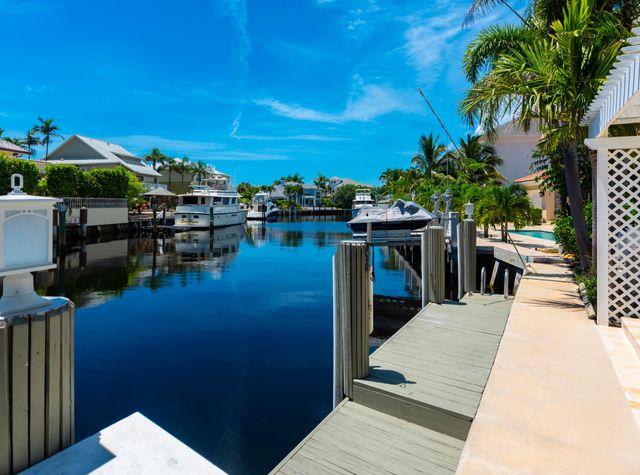 3001 Jasmine Court, Delray Beach, FL 33483