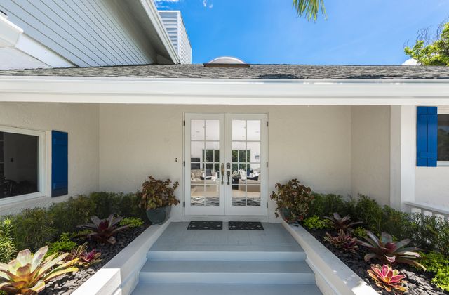 3001 Jasmine Court, Delray Beach, FL 33483