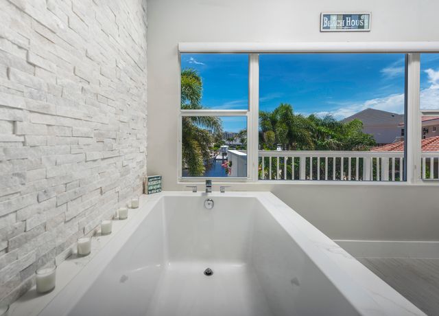 3001 Jasmine Court, Delray Beach, FL 33483