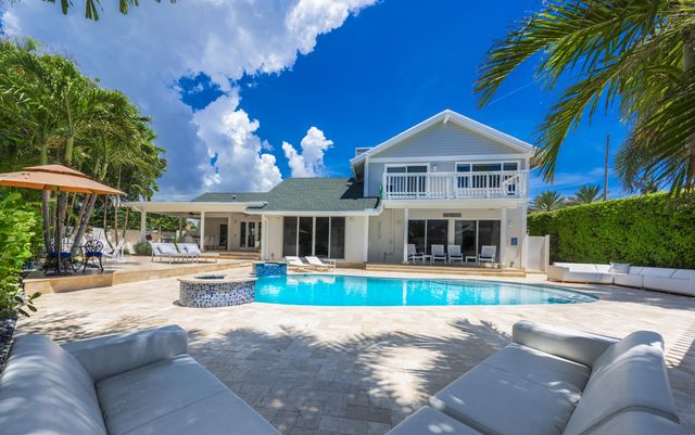 3001 Jasmine Court, Delray Beach, FL 33483