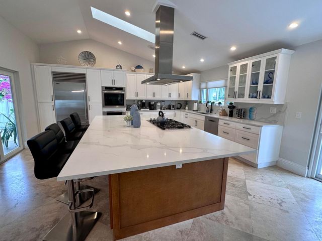 3001 Jasmine Court, Delray Beach, FL 33483