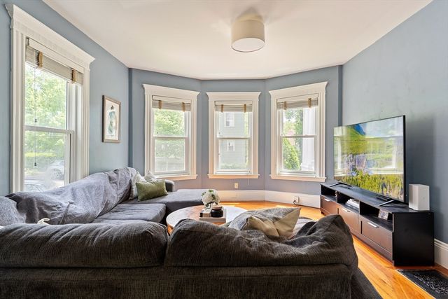 39 Mellen St 1, Boston, MA 02124